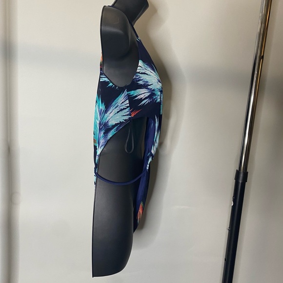 NWT Monokini in a Tropical Print - Picture 2 of 6